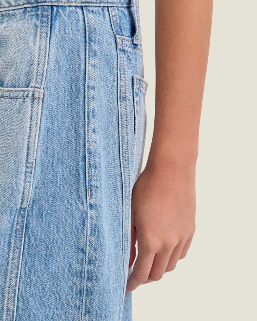 The Jessie: Mid Waisted Barrel Jeans