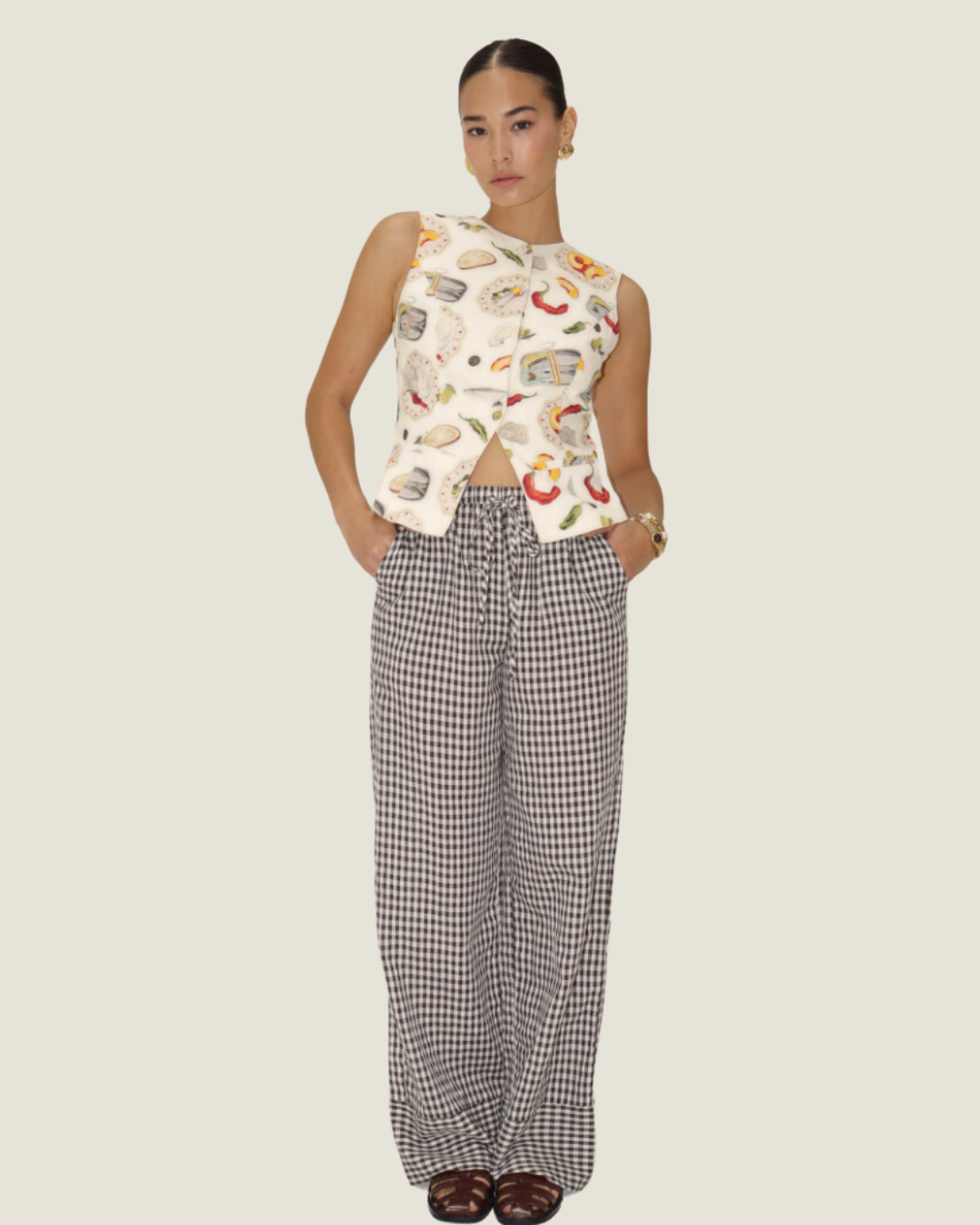 The C’est La Vie: Pattern Buttoned Sleeveless Vest Top