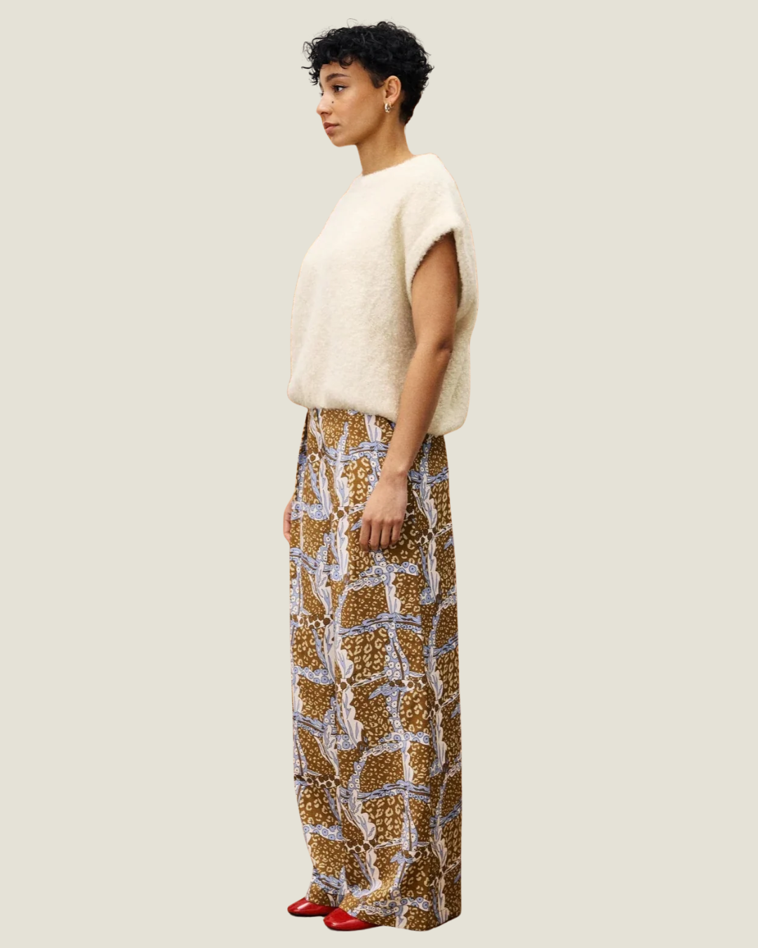 The Loki Patterned Trousers for your elevated everyday style. These autumn tone trousers are the chicest statement piece in your closet. 