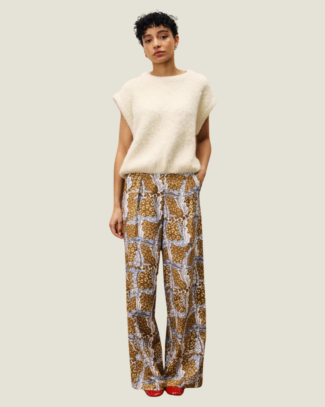 The Loki Patterned Trousers for your elevated everyday style. These autumn tone trousers are the chicest statement piece in your closet. 