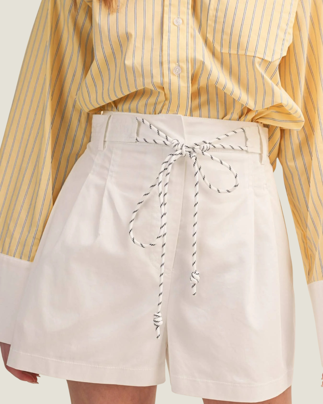 Avilon High Waist White Pleated Shorts