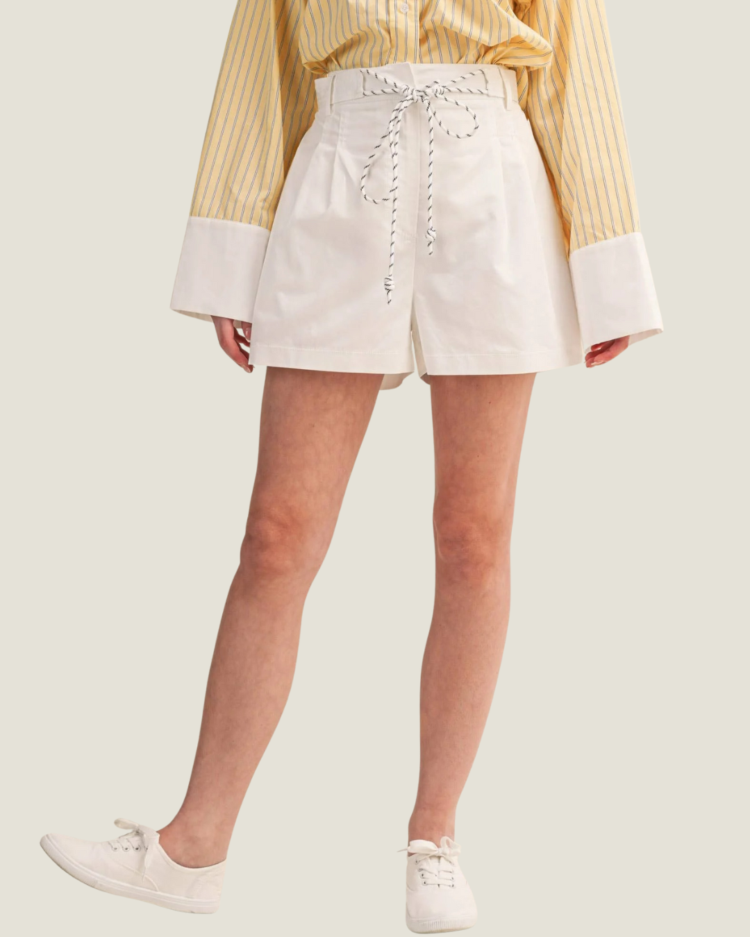 Avilon High Waist White Pleated Shorts