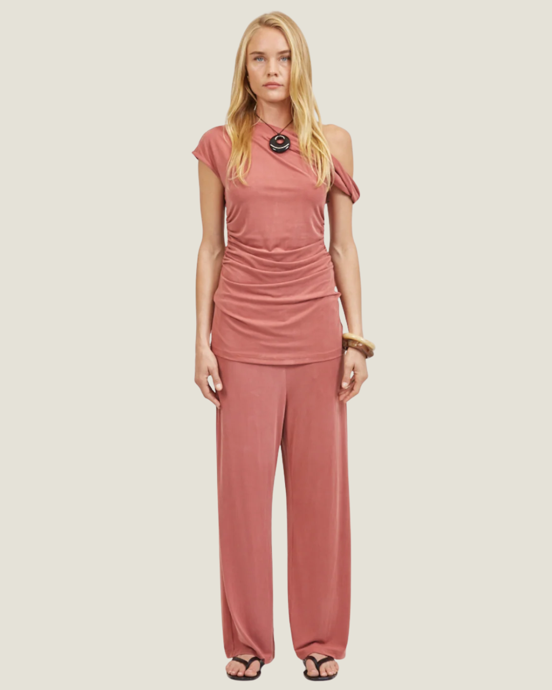 Luci Asymmetric Tank