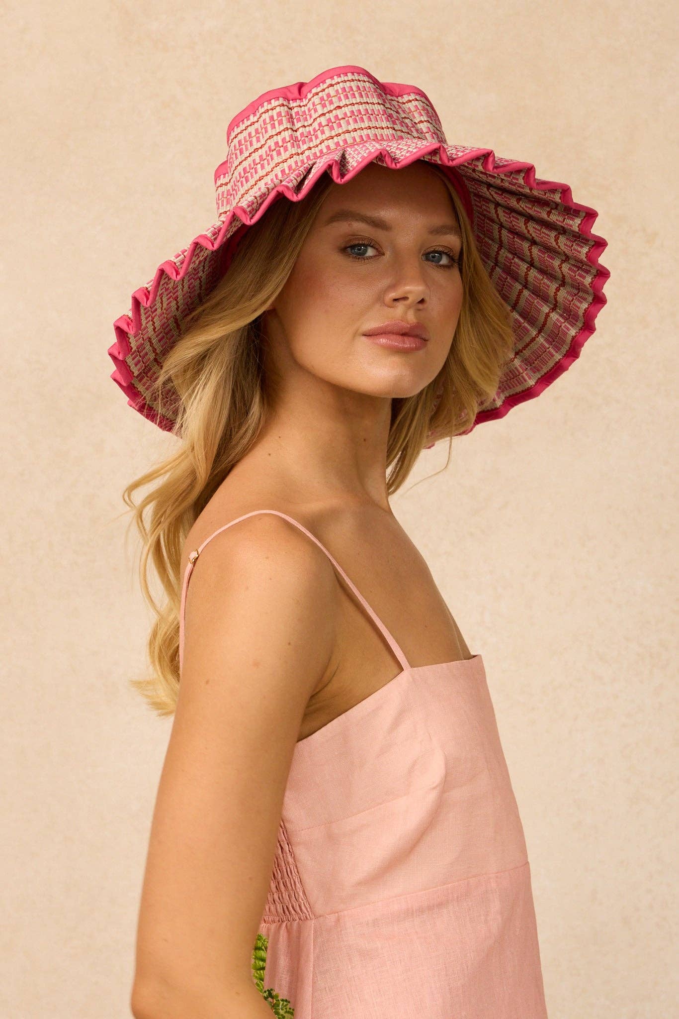 Shangri La Island Capri Hat: Maxi