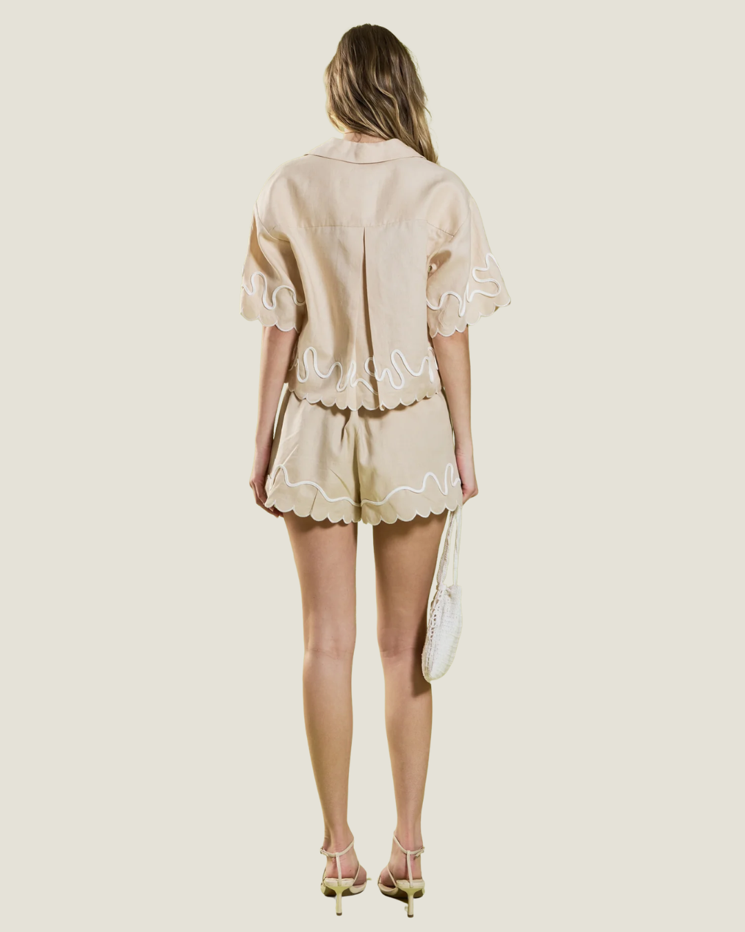 Como Beige Wavy Embroidered Shorts