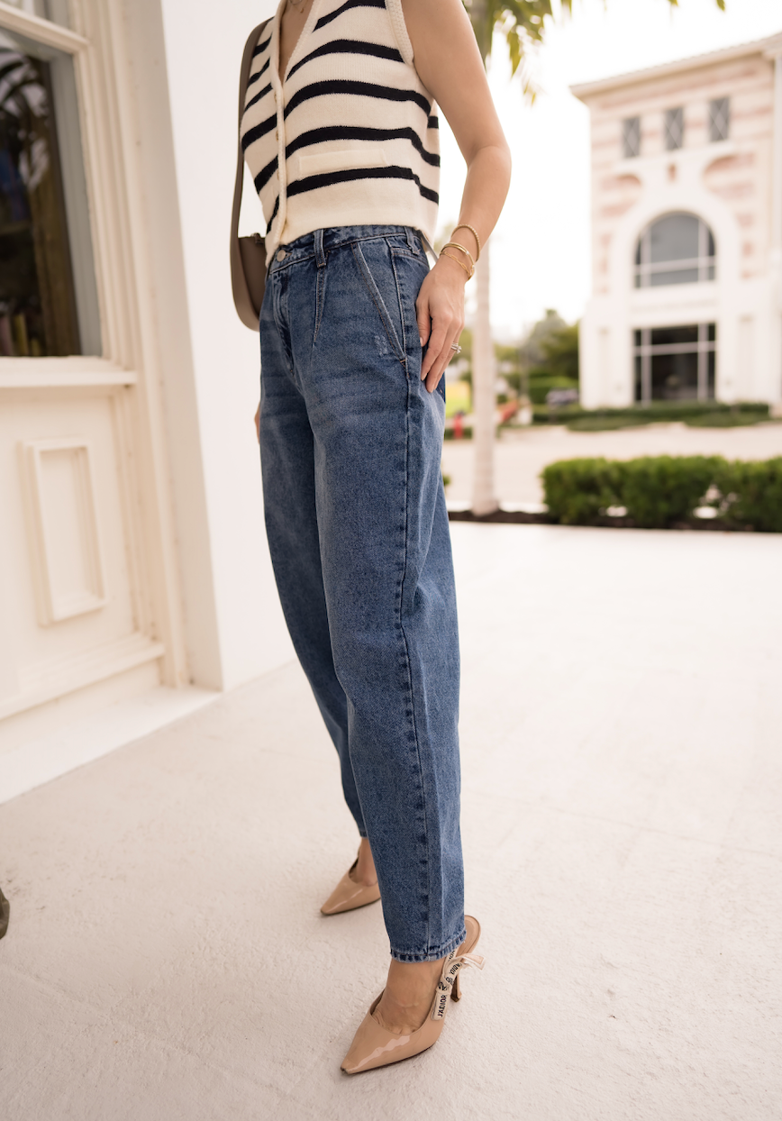 The Carrie: High Rise Barrel Mom Jeans